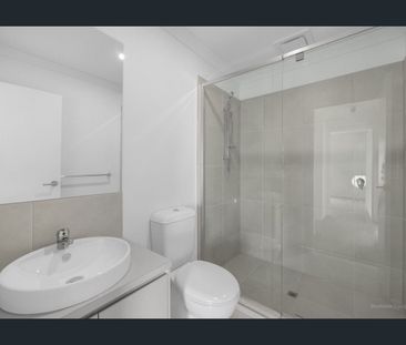 Brand-new, 4-bedroom Townhouse! - Photo 6