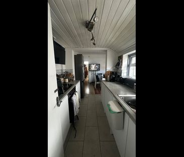 1 Bed Terraced House, Norton Road, RG1 - Photo 4