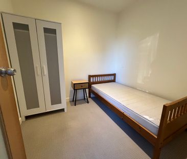 Furnished 2-Bedroom Apartment with Car Space in QV Precinct - Photo 1