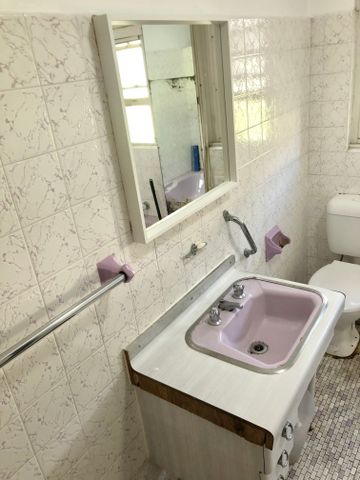 Strathfield - Photo 2