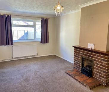 2 bedroom semi-detached bungalow to rent - Photo 3