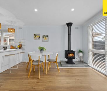 RENOVATED HOME WITH PARK FRONTAGE - Photo 5