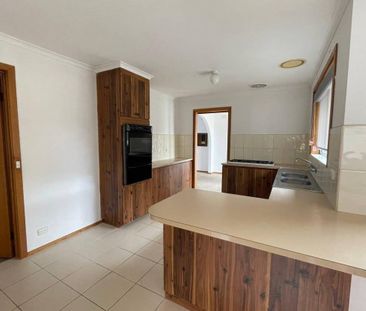 FAMILY HOME | GREAT LOCATION | - Photo 3