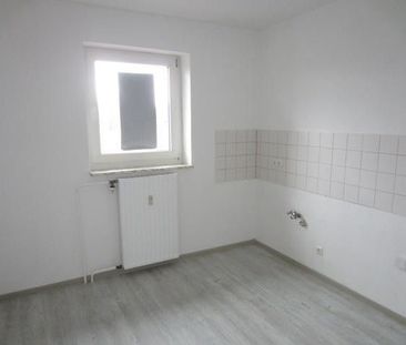 Bezugsfertige 3,5-Zimmerwohnung mit Einbauküche und Balkon. - Photo 5