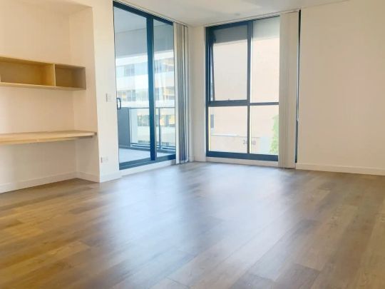 Modern & Convenient Apartment in the Heart of Liverpool - Photo 1
