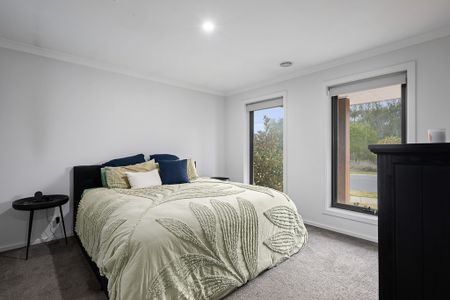 Modern Family Living - Photo 4