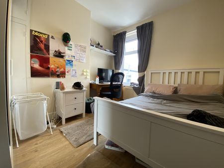 Manor Street, Heath - Photo 3