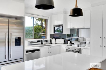 Stylish Cundletown Home - Photo 2