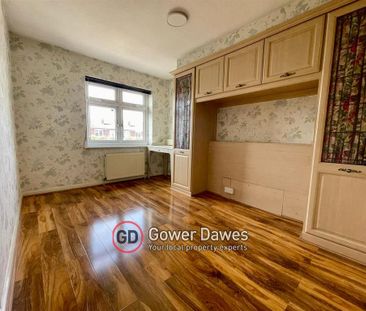 3 bedroom end of terrace house to rent - Photo 2