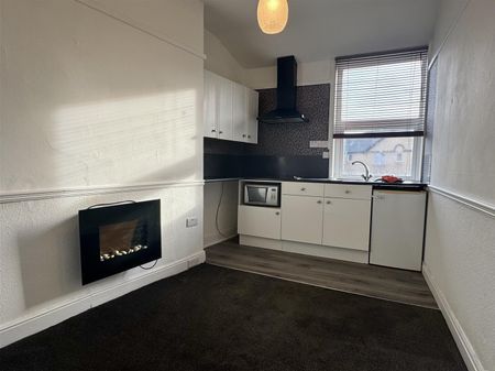 Cambridge Terrace, Scarborough - Photo 3