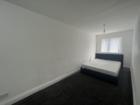 Lady Margaret Road, Greater London, UB1 - Photo 3