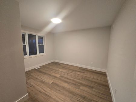 For Lease - 397 Welland Street, Port Colborne, Ontario - Photo 3