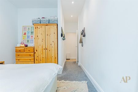 Elm Court, Royal Oak Yard, London - Photo 4