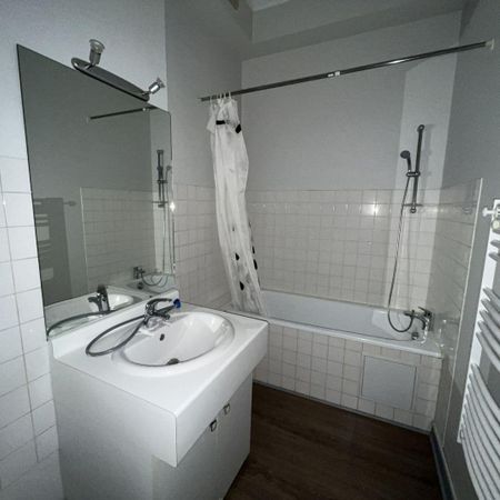 Location Appartement 1 pièce 35m² BOURG EN BRESSE 01000 - Photo 3