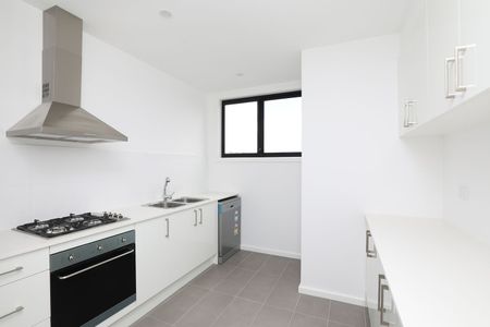 Modern Unfurnished Townhouse for Rent in Yarraville! - Photo 4