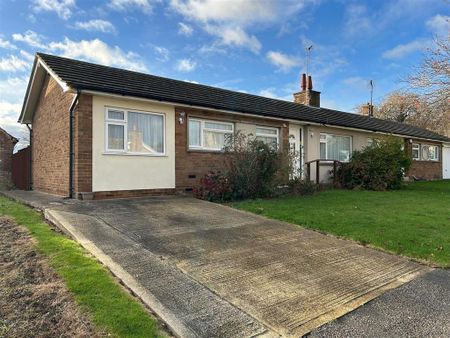 2 bedroom semi-detached bungalow to rent - Photo 5