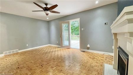 For Lease - 867 Viscount Road Unit# MAIN LEVEL & SECOND FLOOR, London South, Ontario - Photo 2