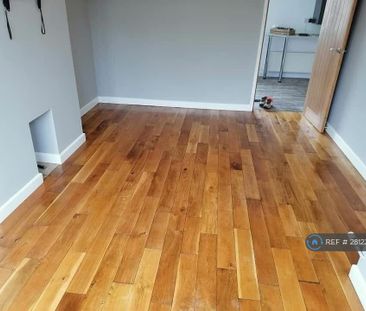 2 bedroom semi-detached house to rent - Photo 3