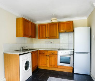Flat to rent on - Photo 6