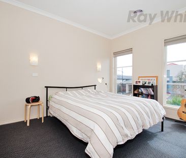 11 Red Box Street, Coburg North VIC 3058 - House For Rent | Domain - Photo 5