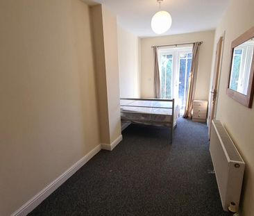4 bedroom townhouse to rent - Photo 5