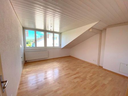 Rent a 3 rooms apartment in Uster - Photo 4