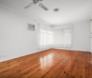 NEAT AS A PIN | HEATING AND COOLING | EASY ACCESS TO TRANSPORT - Photo 4