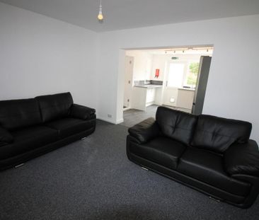 4 bedroom terraced house to rent - Photo 1