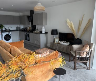 Flat 59, 4 Martin Court, Hastings, TN34 1EF - Photo 1