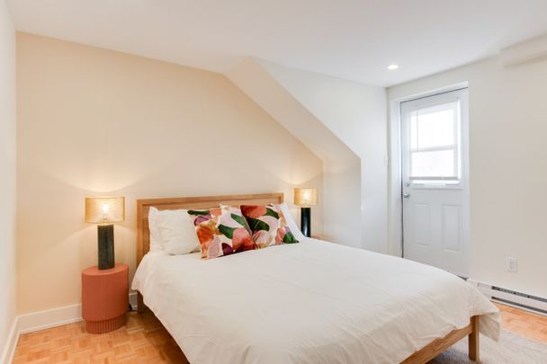 2054 Rue St-Denis #A - Photo 1