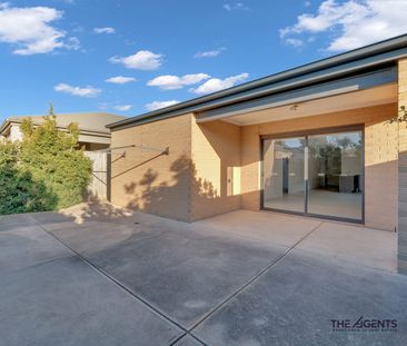 Stunning Home – Style, Space & Sophistication - Photo 5