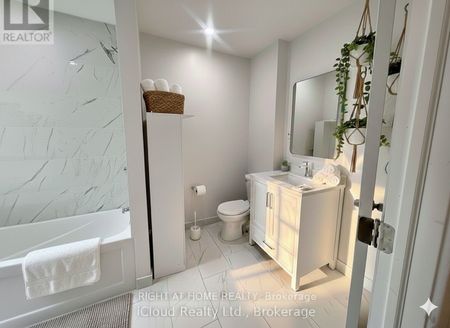 For Lease - 1395 Dougall Avenue Unit# Upper, Windsor, Ontario - Photo 5