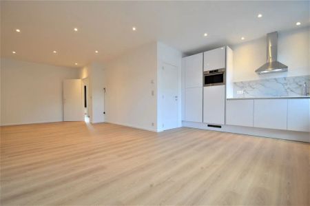 Compleet gerenoveerd appartement in hartje centrum - Photo 2