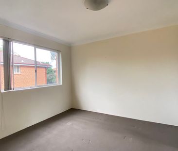 BEAUTIFUL 2 BEDROOM UNIT 700M TO YAGOONA STATION - Photo 1