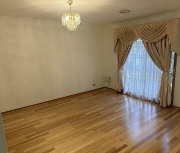Family Home in the Perfect Location! - Photo 1