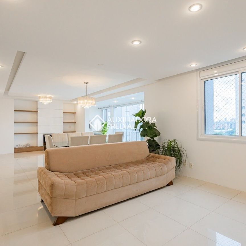 Apartamento com 3 quartos e 148m² para alugar em Jardim Europa, Porto Alegre. - Photo 1