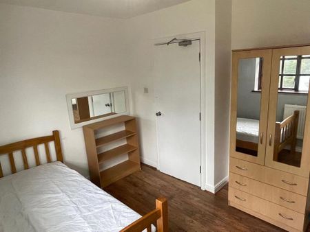 5 bedroom terraced house to rent - Photo 4