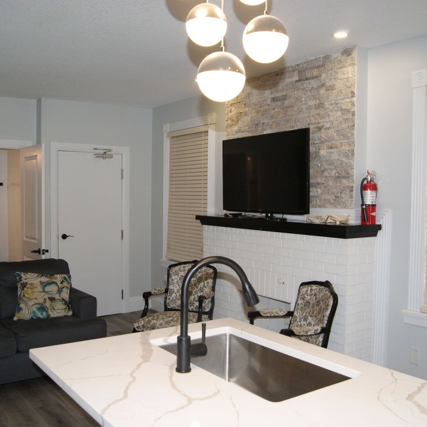 For Lease - 70 Centre Street Unit# Main, Strathroy-Caradoc, Ontario - Photo 1