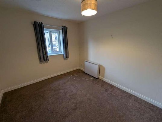 Nialls Court, Thackley, Bradford, BD10 - Photo 1