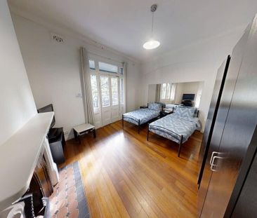 Chippendale - Photo 5