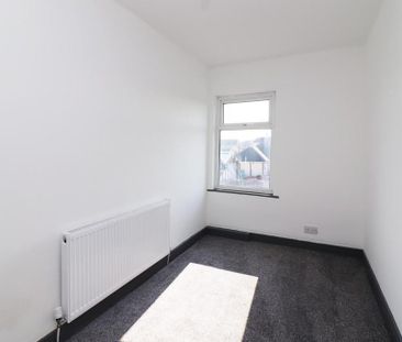 2 bedroom semi-detached house to rent - Photo 2