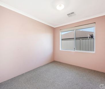 Pretty in pink - Photo 3