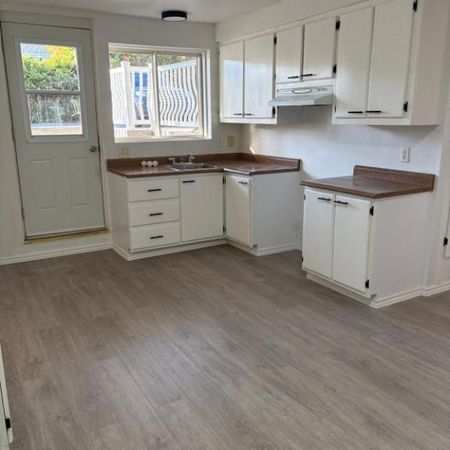 51/2 dispo 1 Oct 2025 a Boisbriand plusieurs services inclus internet Stationnement Déneigé Thermopompe Climatisation Locker - Photo 4