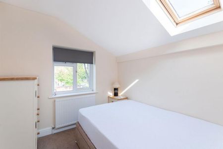 6 bedroom semi-detached house to rent - Photo 4