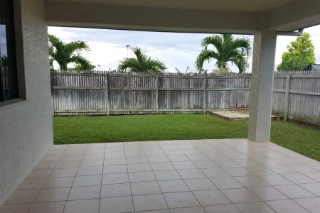 Convenient and Central - Photo 5