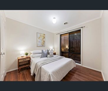 Spacious Family Living in a Prime Pakenham Hills Location - Photo 3