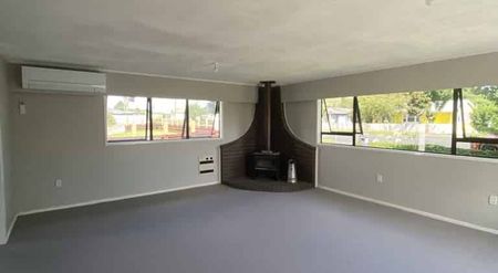 Large Living for a Large Family - Photo 3