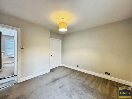 Bishops Road, Bury St. Edmunds - Photo 3