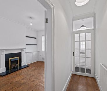 2 bedroom end of terrace house to rent - Photo 2