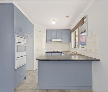 Spacious and Light-Filled Home in Mill Park - Photo 5